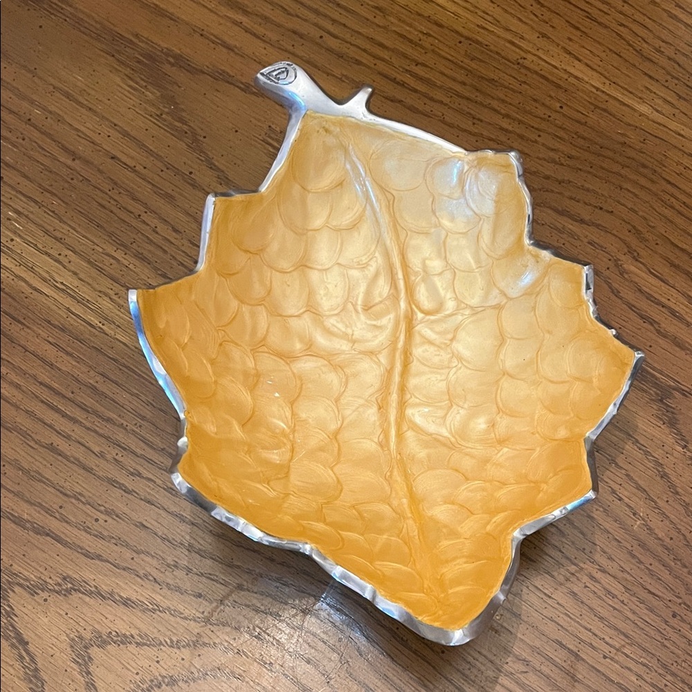 Julia Knight Leaf‎ Bowl